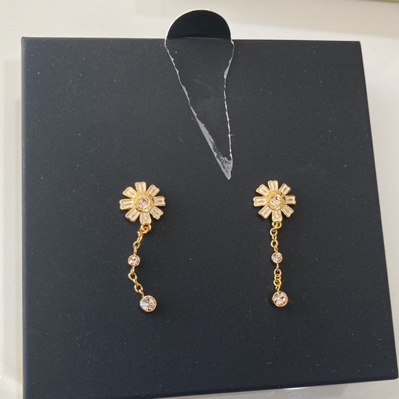 Coach Daisy Drop Earrings - Picture 9 of 9